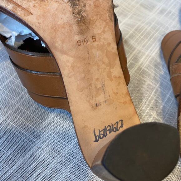 Cole Haan Country Caramel Brown Leather Block Criss Cross Heels Sandals Size 8.5 - Picture 5 of 8